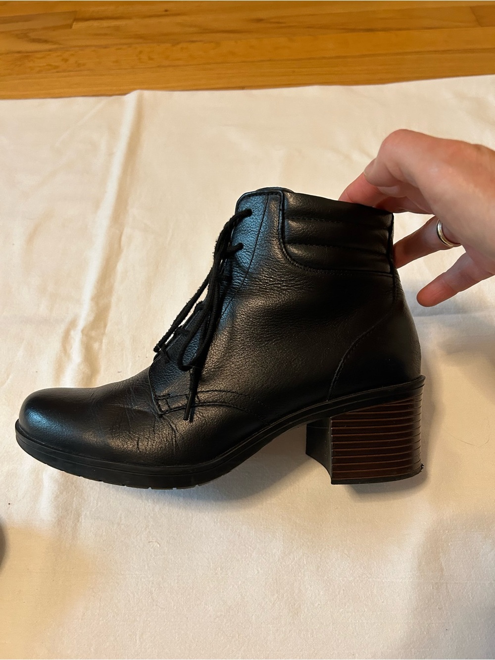 Clarks Collection Black Leather Lace-Up Ankle Booties with Side Zip - Picture 5 of 11